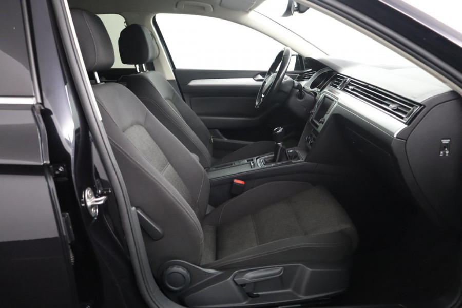 Volkswagen Passat Variant 1.4 TSI Connected Series|19"|Trekhaak|Camera