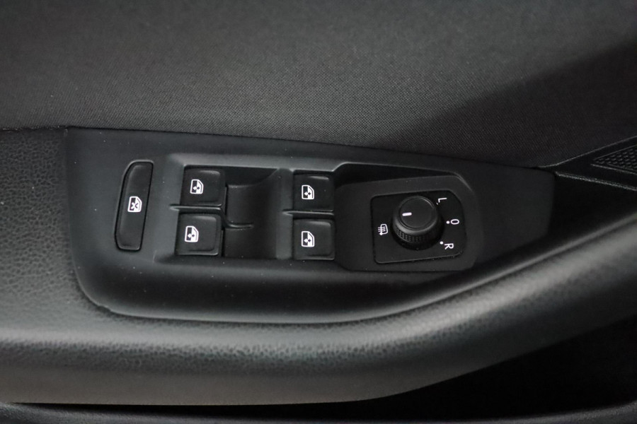 Volkswagen Passat Variant 1.4 TSI Connected Series|19"|Trekhaak|Camera