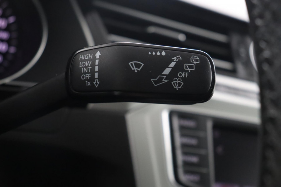 Volkswagen Passat Variant 1.4 TSI Connected Series|19"|Trekhaak|Camera