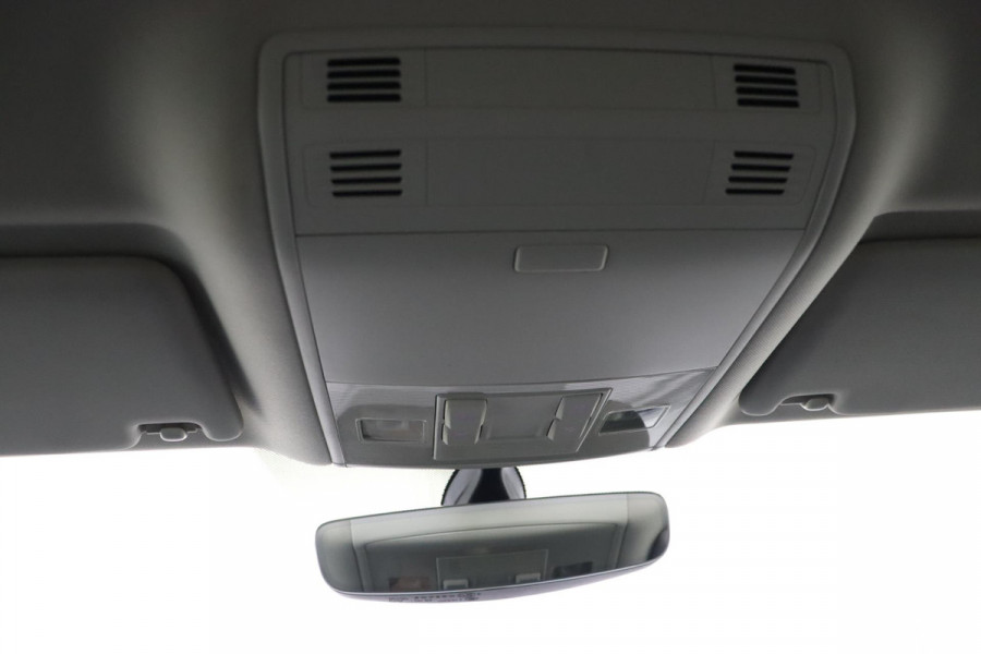 Volkswagen Passat Variant 1.4 TSI Connected Series|19"|Trekhaak|Camera