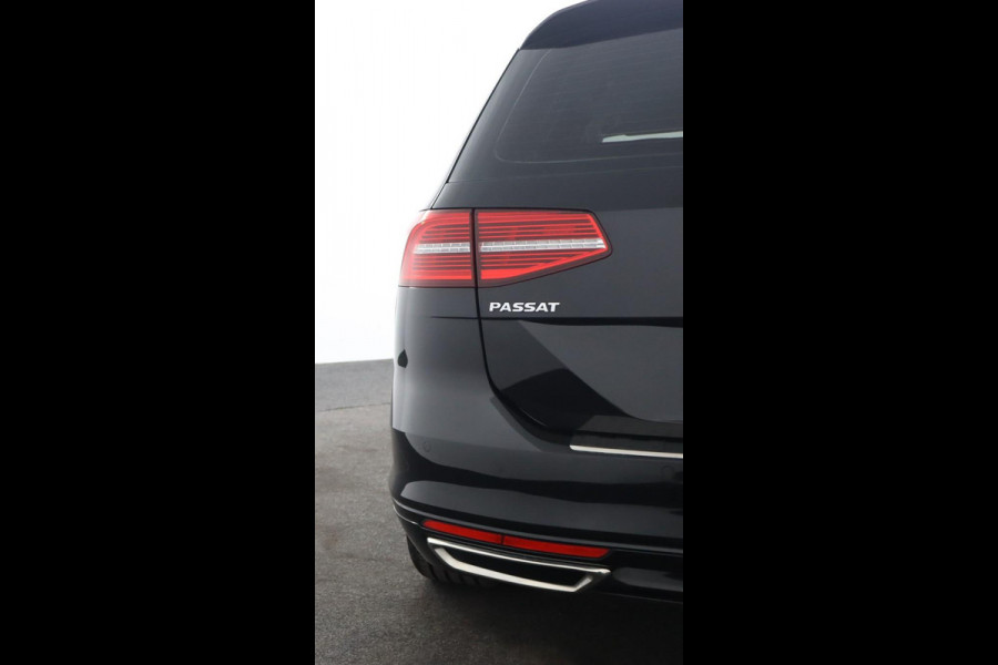 Volkswagen Passat Variant 1.4 TSI Connected Series|19"|Trekhaak|Camera