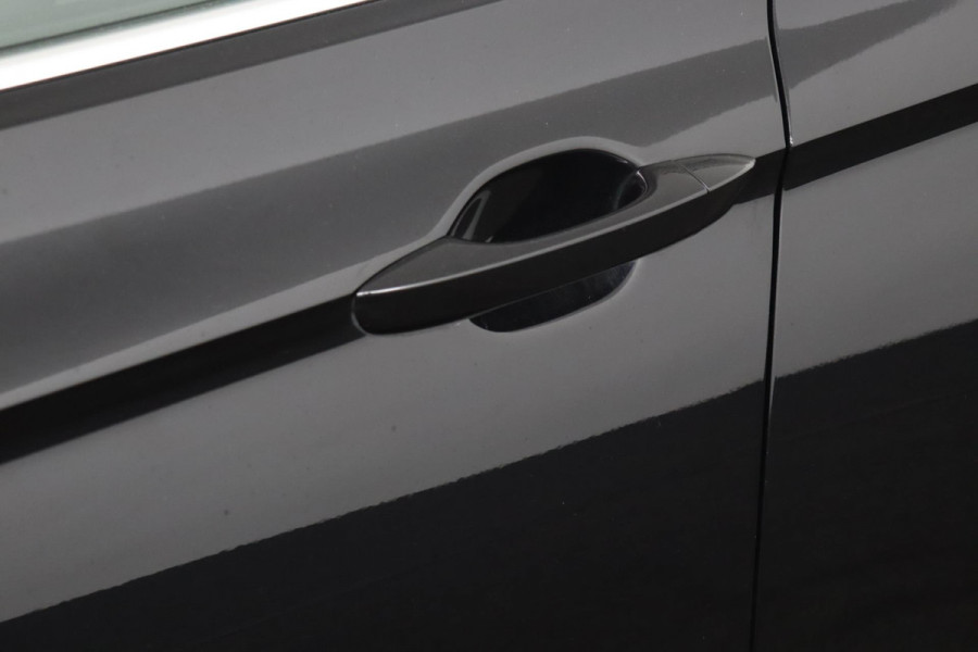 Volkswagen Passat Variant 1.4 TSI Connected Series|19"|Trekhaak|Camera
