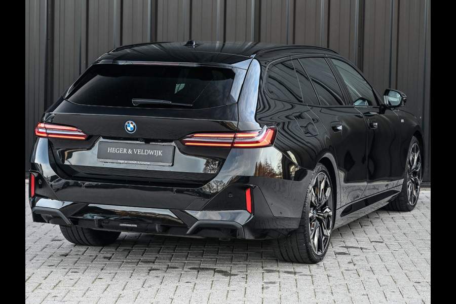 BMW 5 Serie Touring 550e XDRIVE | M-SPORT PRO | SHADOW LINE | M-SPORT SEATS | ALCANTARA HEMEL | CARBON PACKAGE | PANORAMADAK | ICONIC GRILL