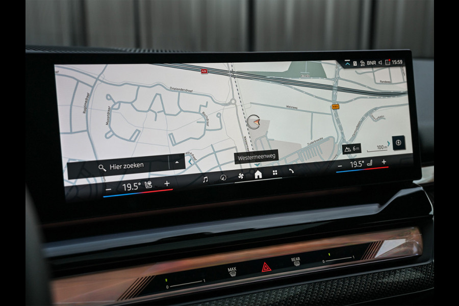 BMW 5 Serie Touring 550e XDRIVE | M-SPORT PRO | SHADOW LINE | M-SPORT SEATS | ALCANTARA HEMEL | CARBON PACKAGE | PANORAMADAK | ICONIC GRILL