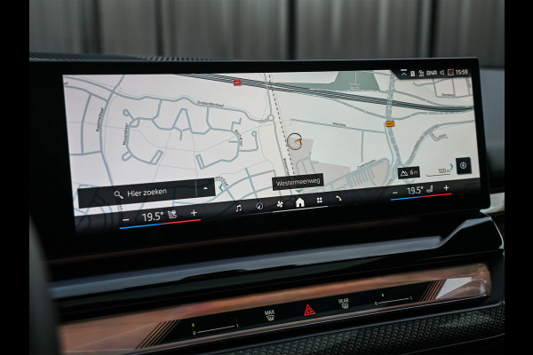 BMW 5 Serie Touring 550e XDRIVE | M-SPORT PRO | SHADOW LINE | M-SPORT SEATS | ALCANTARA HEMEL | CARBON PACKAGE | PANORAMADAK | ICONIC GRILL