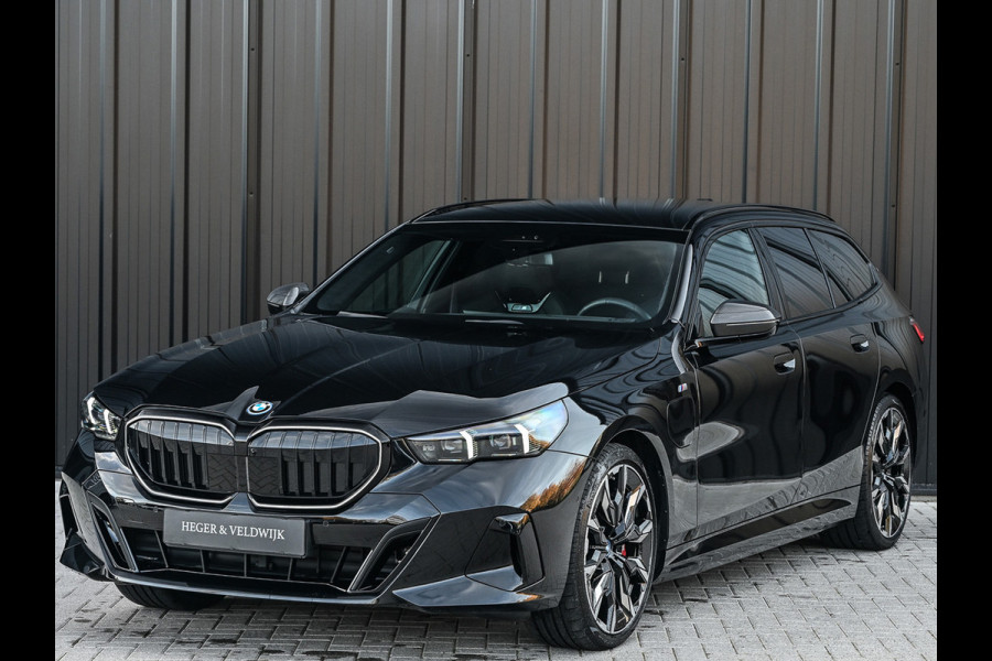 BMW 5 Serie Touring 550e XDRIVE | M-SPORT PRO | SHADOW LINE | M-SPORT SEATS | ALCANTARA HEMEL | CARBON PACKAGE | PANORAMADAK | ICONIC GRILL
