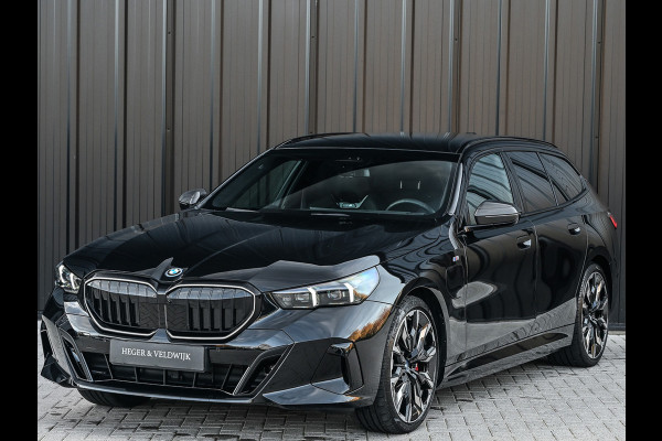 BMW 5 Serie Touring 550e XDRIVE | M-SPORT PRO | SHADOW LINE | M-SPORT SEATS | ALCANTARA HEMEL | CARBON PACKAGE | PANORAMADAK | ICONIC GRILL