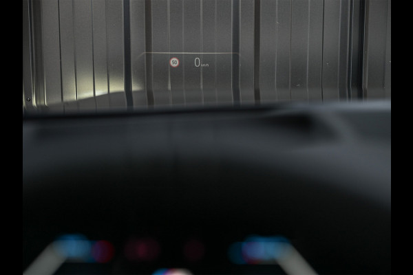 BMW 5 Serie Touring 550e XDRIVE | M-SPORT PRO | SHADOW LINE | M-SPORT SEATS | ALCANTARA HEMEL | CARBON PACKAGE | PANORAMADAK | ICONIC GRILL