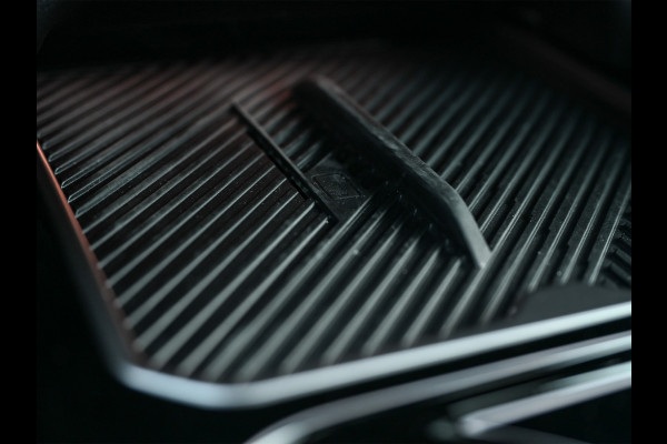 BMW 5 Serie Touring 550e XDRIVE | M-SPORT PRO | SHADOW LINE | M-SPORT SEATS | ALCANTARA HEMEL | CARBON PACKAGE | PANORAMADAK | ICONIC GRILL