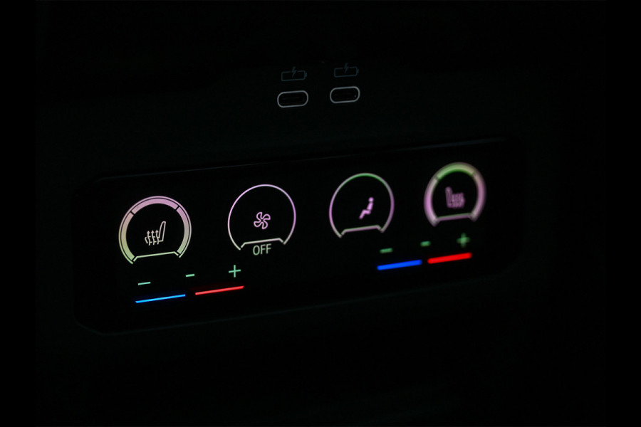 BMW 5 Serie Touring 550e XDRIVE | M-SPORT PRO | SHADOW LINE | M-SPORT SEATS | ALCANTARA HEMEL | CARBON PACKAGE | PANORAMADAK | ICONIC GRILL