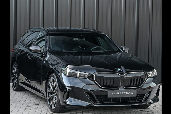 BMW 5 Serie Touring 550e XDRIVE | M-SPORT PRO | SHADOW LINE | M-SPORT SEATS | ALCANTARA HEMEL | CARBON PACKAGE | PANORAMADAK | ICONIC GRILL