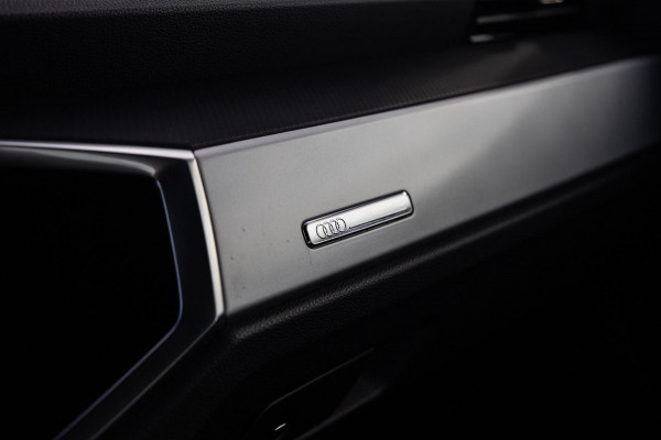 Audi Q3 45 TFSI e edition AUTOMAAT / PLUG IN HYBRID / STOELVERWARMING / LEER / VIRTUAL COCKPIT / CRUISE CONTROLE / DEALER ONDERHOUDEN