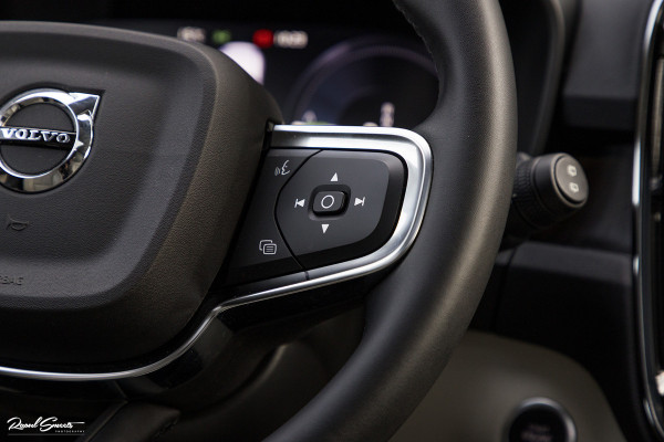 Volvo XC40 1.5 T4 Plug-in hybrid Ultimate Dark | Adaptieve cruise | Panorama dak | Harman Kardon | Blis |