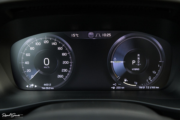 Volvo XC40 1.5 T4 Plug-in hybrid Ultimate Dark | Adaptieve cruise | Panorama dak | Harman Kardon | Blis |