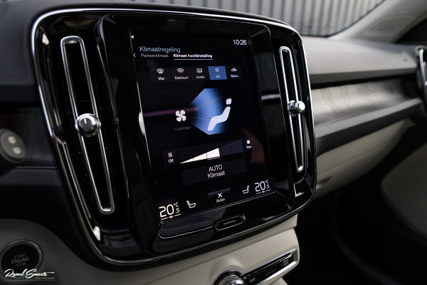 Volvo XC40 1.5 T4 Plug-in hybrid Ultimate Dark | Adaptieve cruise | Panorama dak | Harman Kardon | Blis |