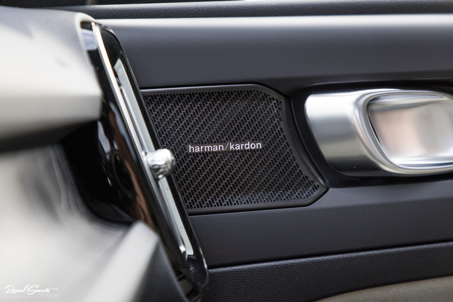 Volvo XC40 1.5 T4 Plug-in hybrid Ultimate Dark | Adaptieve cruise | Panorama dak | Harman Kardon | Blis |