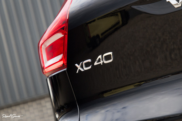 Volvo XC40 1.5 T4 Plug-in hybrid Ultimate Dark | Adaptieve cruise | Panorama dak | Harman Kardon | Blis |