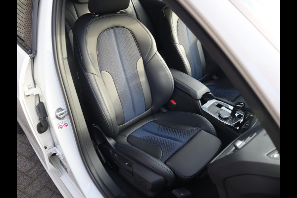BMW 1-serie 118i Executive M Sport Pakket Automaat / Live Cockpit Professional / 17 Inch / LED / Achteruitrijcamera / Cruise Control / Shadow Line / Parkeersensoren / Lichtpakket