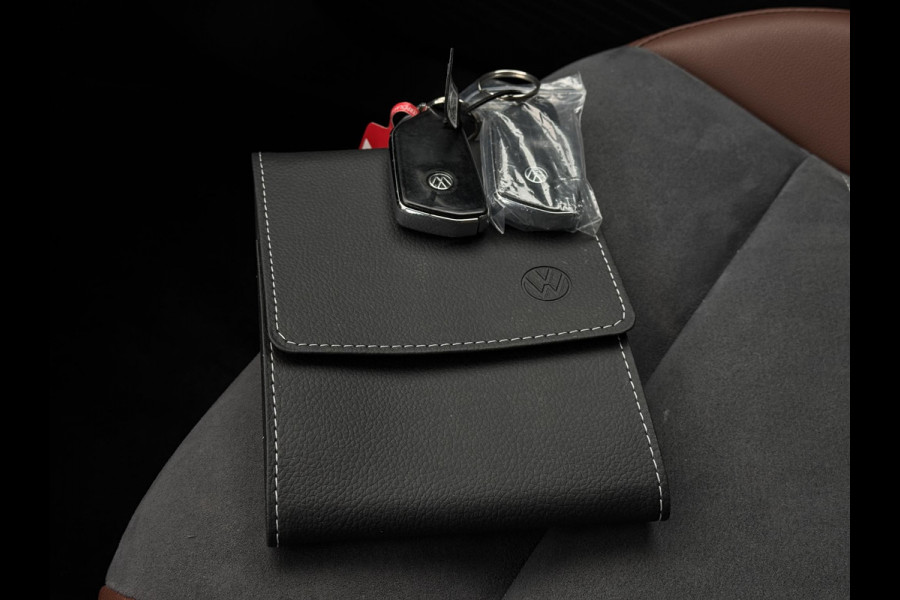 Volkswagen ID.4 First 77 kWh | Trekhaak | Camera | Carplay