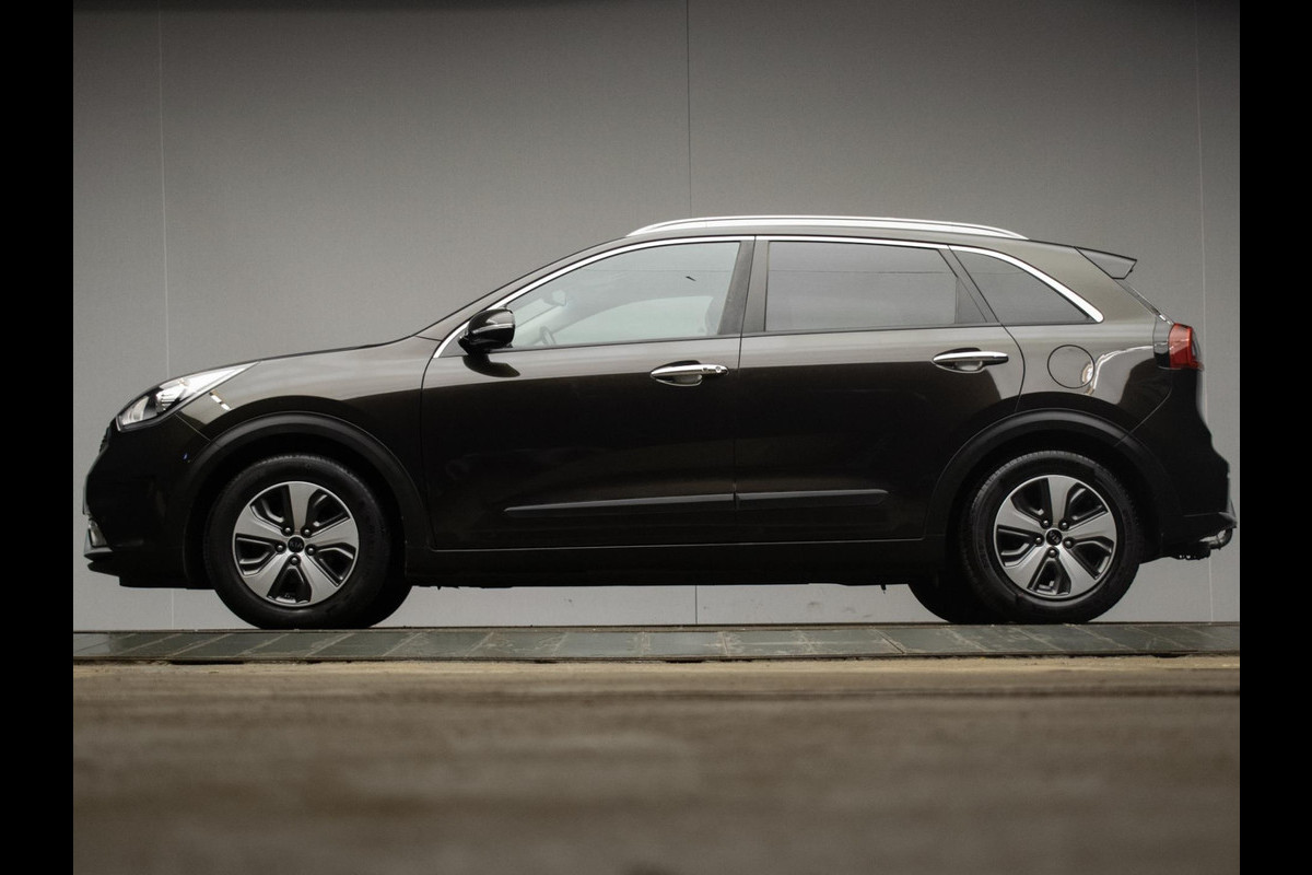 Kia Niro 1.6 GDi Hybrid DynamicLine Sport (APPLE CARPLAY,NAVI,CAMERA,LED,CRUISE,SPORTSTOELEN,LM VELGEN,NETTE STAAT)