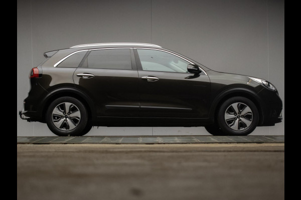 Kia Niro 1.6 GDi Hybrid DynamicLine Sport (APPLE CARPLAY,NAVI,CAMERA,LED,CRUISE,SPORTSTOELEN,LM VELGEN,NETTE STAAT)