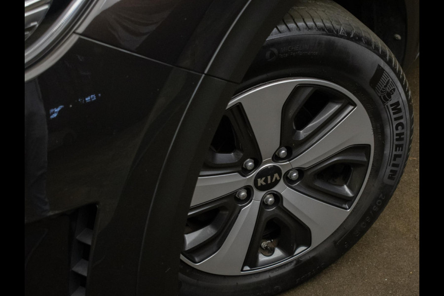 Kia Niro 1.6 GDi Hybrid DynamicLine Sport (APPLE CARPLAY,NAVI,CAMERA,LED,CRUISE,SPORTSTOELEN,LM VELGEN,NETTE STAAT)