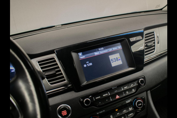 Kia Niro 1.6 GDi Hybrid DynamicLine Sport (APPLE CARPLAY,NAVI,CAMERA,LED,CRUISE,SPORTSTOELEN,LM VELGEN,NETTE STAAT)