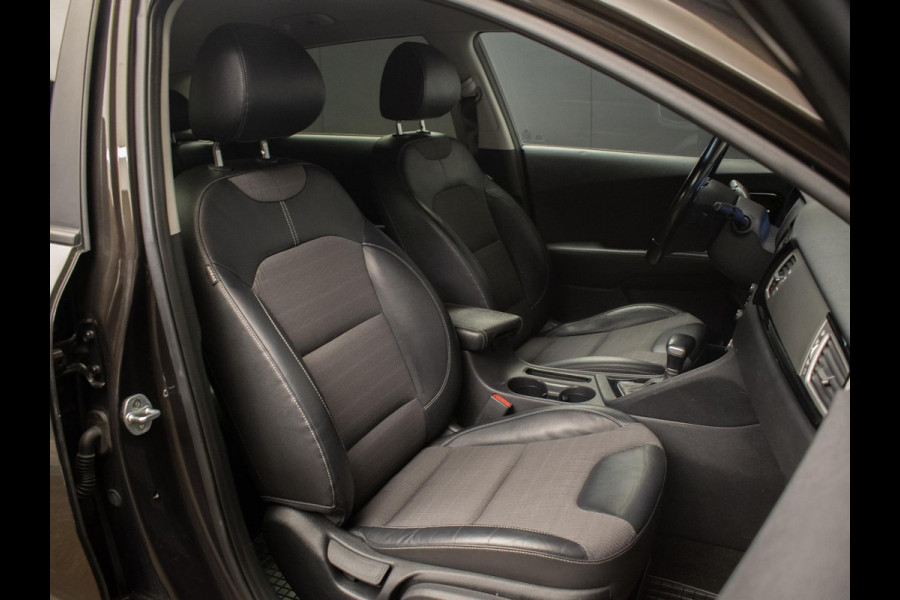 Kia Niro 1.6 GDi Hybrid DynamicLine Sport (APPLE CARPLAY,NAVI,CAMERA,LED,CRUISE,SPORTSTOELEN,LM VELGEN,NETTE STAAT)
