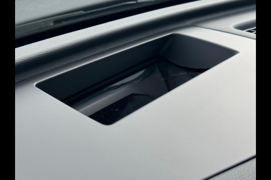 Volkswagen Tiguan 1.5 eTSI R-Line Edition, panoramadak, vele opties, nieuw prijs €64170,-