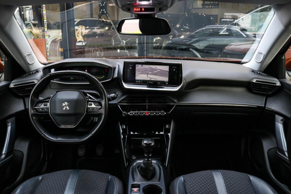 Peugeot 2008 1.2 PureTech Allure - CAMERA - NAVI - CRUISE