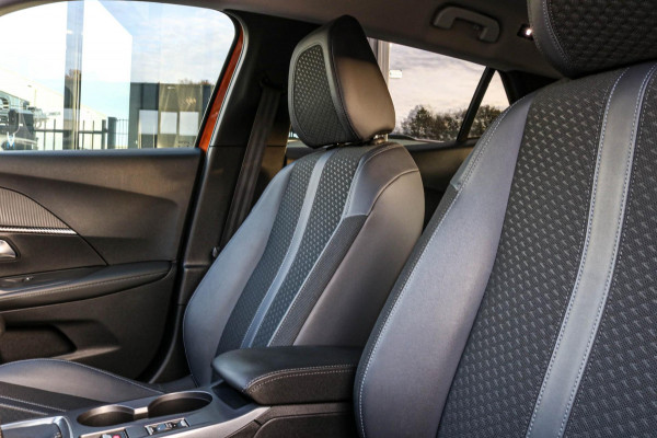 Peugeot 2008 1.2 PureTech Allure - CAMERA - NAVI - CRUISE