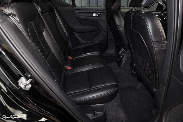 Volvo XC40 1.5 T4 Recharge Inscription | Adaptieve cruise | Zwenkbare trekhaak | Dab+ | Leder |