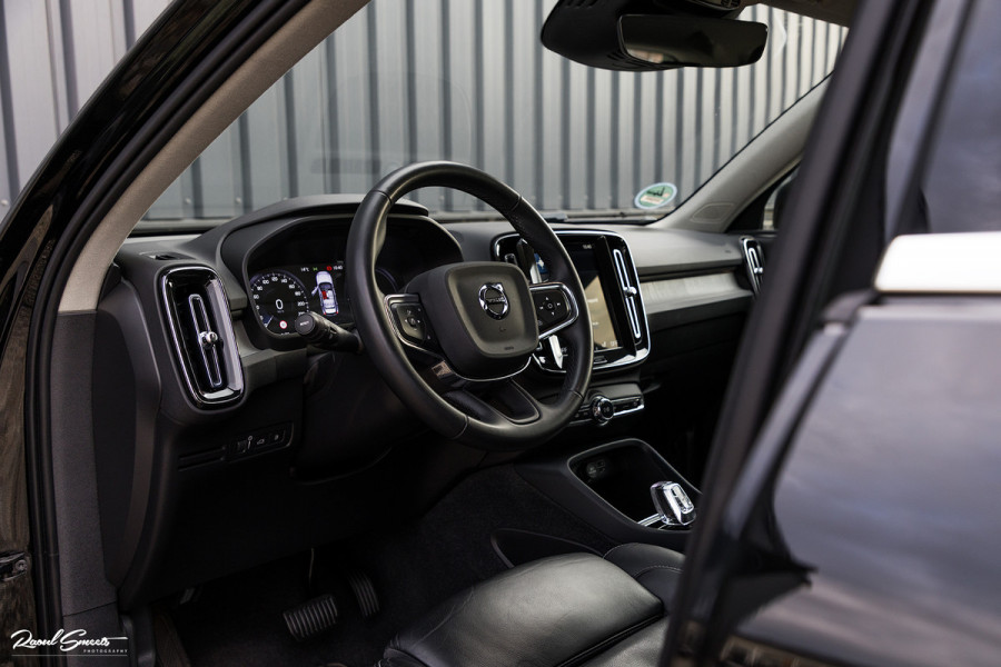 Volvo XC40 1.5 T4 Recharge Inscription | Adaptieve cruise | Zwenkbare trekhaak | Dab+ | Leder |