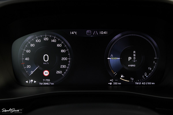 Volvo XC40 1.5 T4 Recharge Inscription | Adaptieve cruise | Zwenkbare trekhaak | Dab+ | Leder |