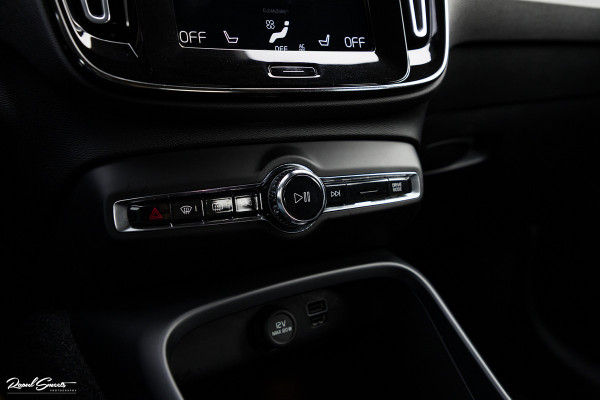 Volvo XC40 1.5 T4 Recharge Inscription | Adaptieve cruise | Zwenkbare trekhaak | Dab+ | Leder |