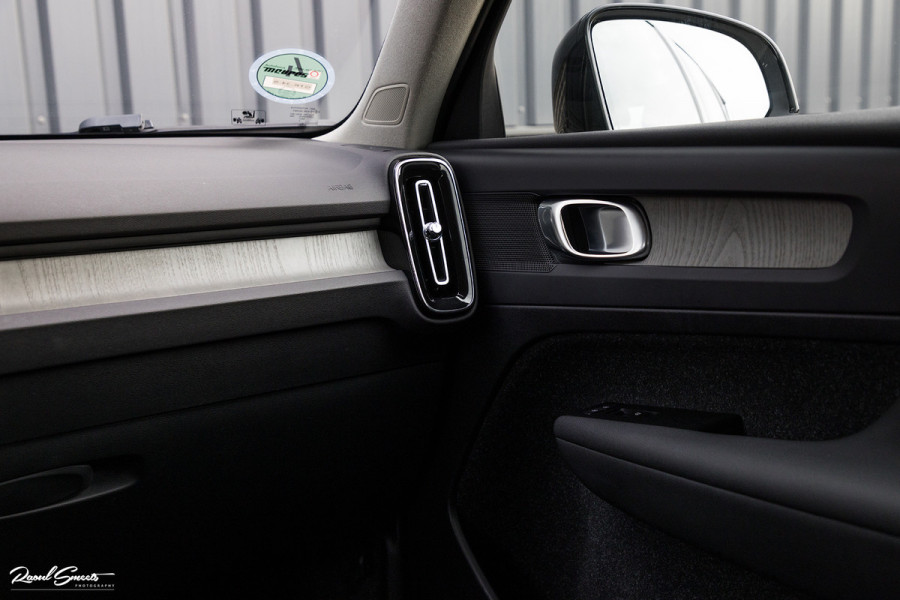 Volvo XC40 1.5 T4 Recharge Inscription | Adaptieve cruise | Zwenkbare trekhaak | Dab+ | Leder |