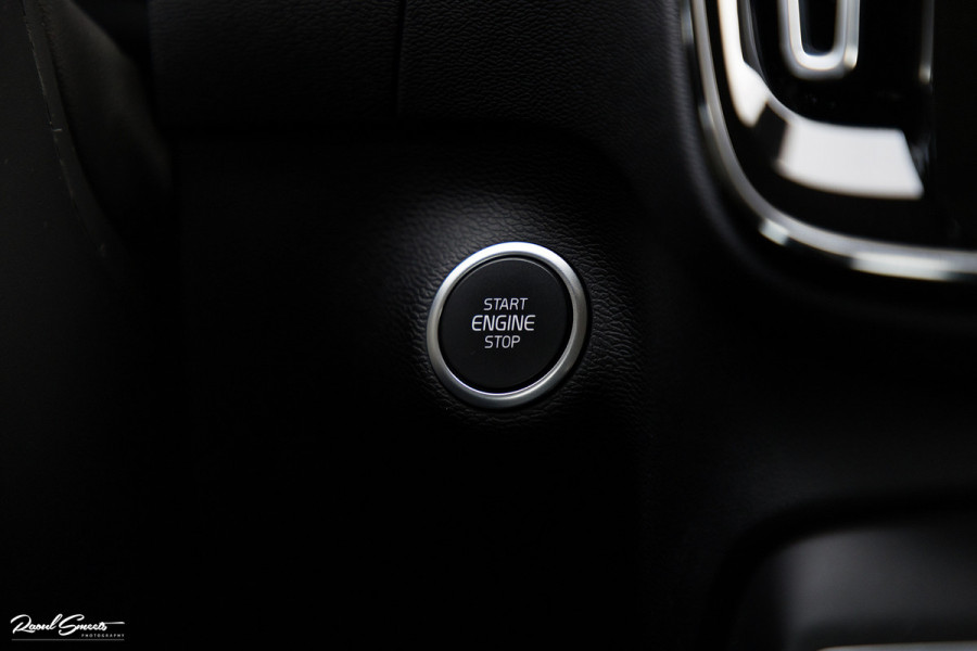 Volvo XC40 1.5 T4 Recharge Inscription | Adaptieve cruise | Zwenkbare trekhaak | Dab+ | Leder |