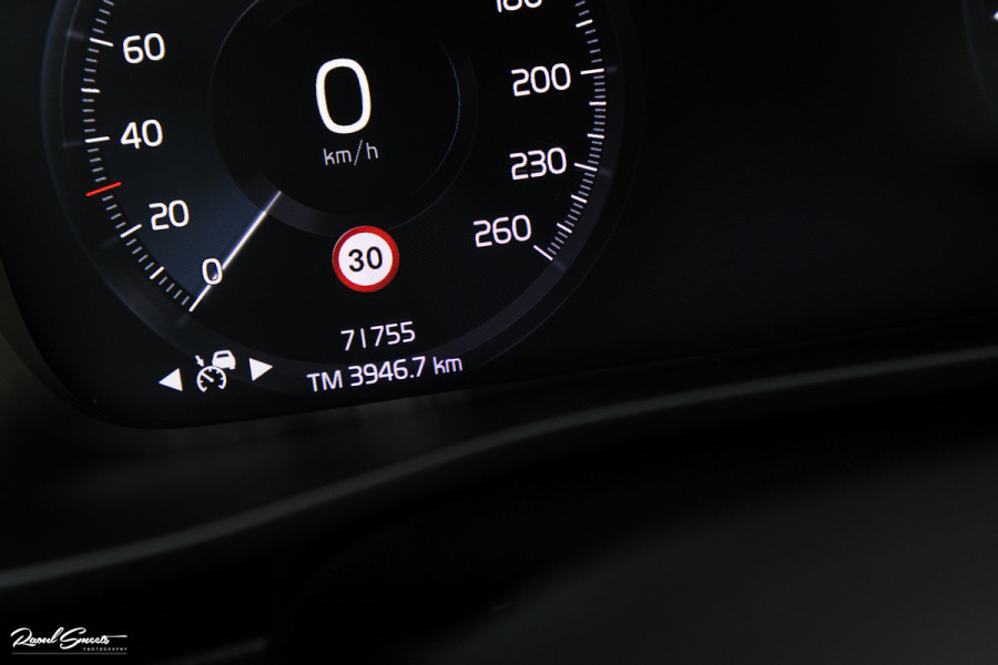 Volvo XC40 1.5 T4 Recharge Inscription | Adaptieve cruise | Zwenkbare trekhaak | Dab+ | Leder |