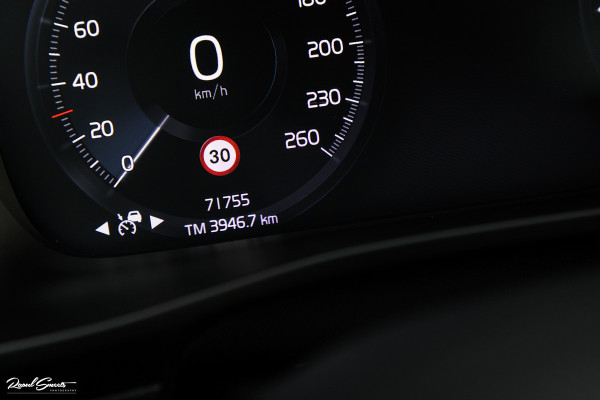 Volvo XC40 1.5 T4 Recharge Inscription | Adaptieve cruise | Zwenkbare trekhaak | Dab+ | Leder |