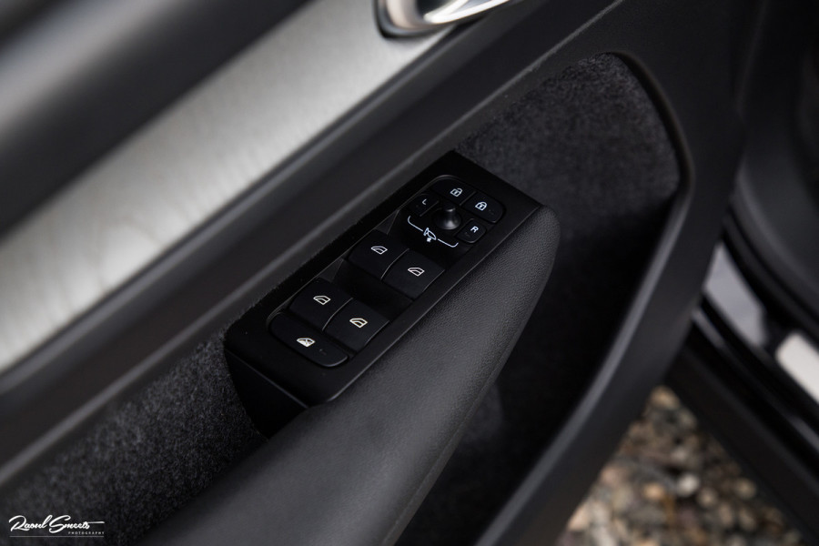 Volvo XC40 1.5 T4 Recharge Inscription | Adaptieve cruise | Zwenkbare trekhaak | Dab+ | Leder |