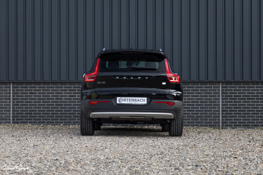 Volvo XC40 1.5 T4 Recharge Inscription | Adaptieve cruise | Zwenkbare trekhaak | Dab+ | Leder |