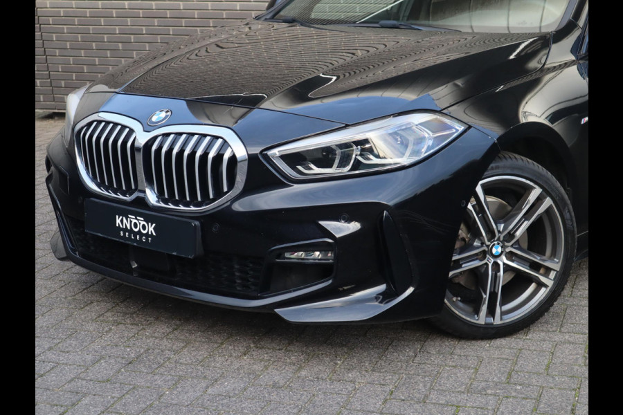 BMW 1-serie 118i Executive M Sport Pakket Automaat / Live Cockpit Professional / 18 Inch / LED / Achteruitrijcamera / Cruise Control / Shadow Line / Extra Getint Glas / Parkeersensoren voor+achter / Lichtpakket