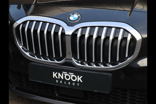BMW 1-serie 118i Executive M Sport Pakket Automaat / Live Cockpit Professional / 18 Inch / LED / Achteruitrijcamera / Cruise Control / Shadow Line / Extra Getint Glas / Parkeersensoren voor+achter / Lichtpakket
