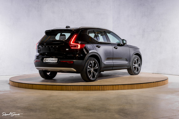 Volvo XC40 1.5 T4 Recharge Inscription | Panorama dak | Harman Kardon | Zwenkbare trekhaak |