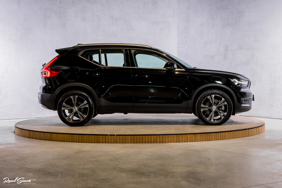 Volvo XC40 1.5 T4 Recharge Inscription | Panorama dak | Harman Kardon | Zwenkbare trekhaak |