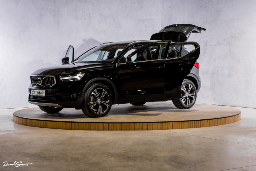Volvo XC40 1.5 T4 Recharge Inscription | Panorama dak | Harman Kardon | Zwenkbare trekhaak |