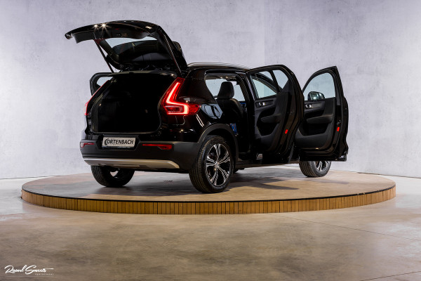 Volvo XC40 1.5 T4 Recharge Inscription | Panorama dak | Harman Kardon | Zwenkbare trekhaak |