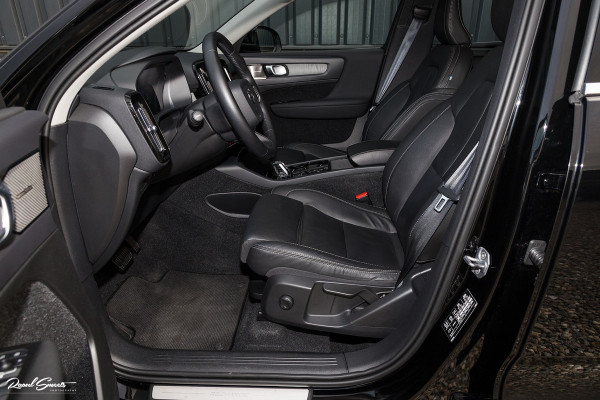 Volvo XC40 1.5 T4 Recharge Inscription | Panorama dak | Harman Kardon | Zwenkbare trekhaak |