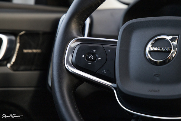 Volvo XC40 1.5 T4 Recharge Inscription | Panorama dak | Harman Kardon | Zwenkbare trekhaak |