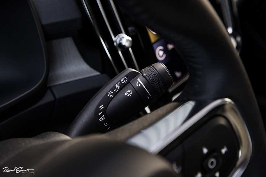 Volvo XC40 1.5 T4 Recharge Inscription | Panorama dak | Harman Kardon | Zwenkbare trekhaak |